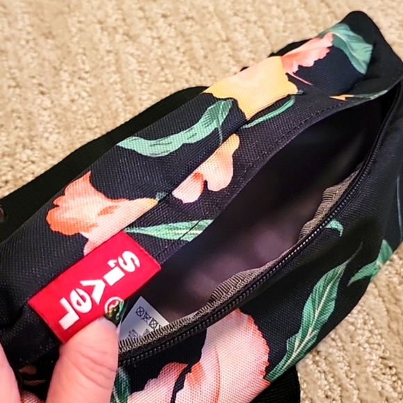 Fanny Pack - Levi's - Picture 2 of 2